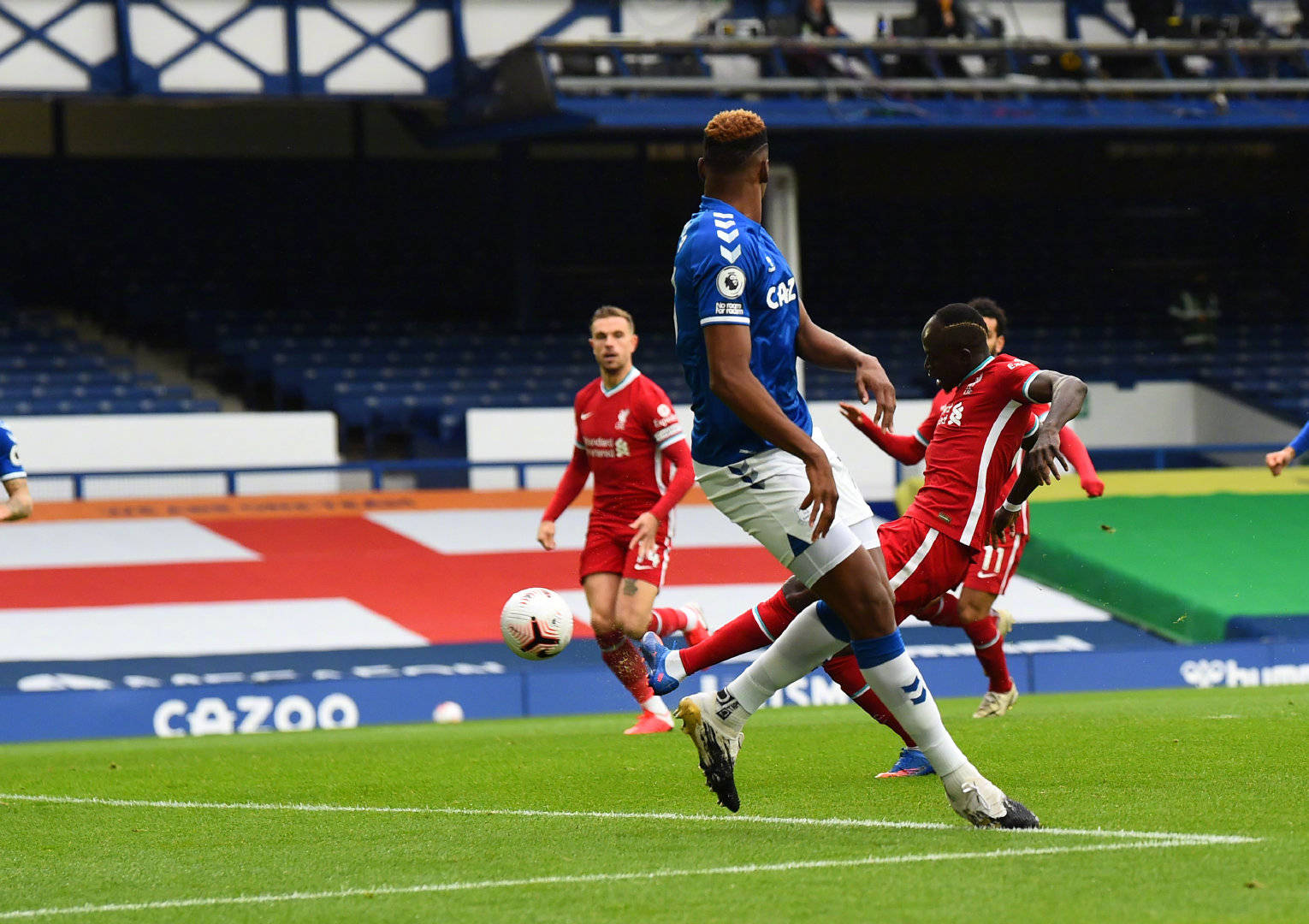 在場上充分 在場上充分